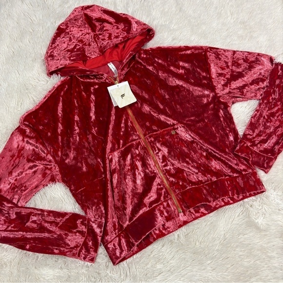 Fabletics Crushed Velour Zip Up Hoodie Strawberry Red NWT Medium - Picture 3 of 11